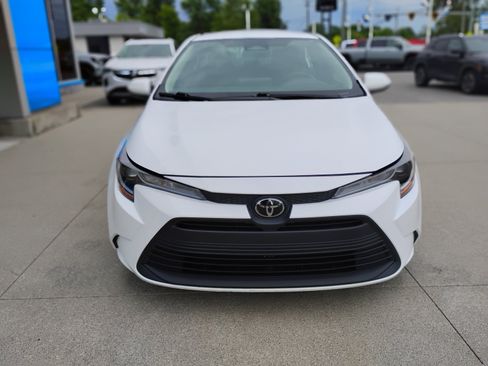 Used 2024 Toyota Corolla LE FWD image 11