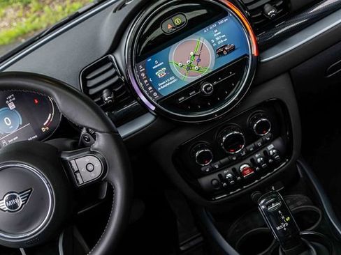 Used 2024 MINI Cooper Clubman S w/ Signature Upholstery Package image 17