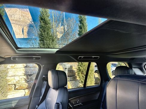 New 2026 Land Rover Range Rover SE image 19