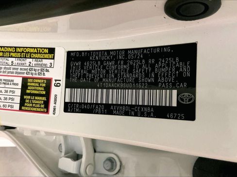 Used 2025 Toyota Camry LE FWD image 32