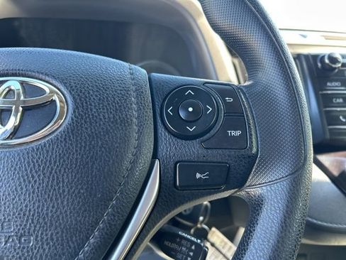 Used 2018 Toyota RAV4 LE w/ All Weather Liner Package AWD/4WD image 19