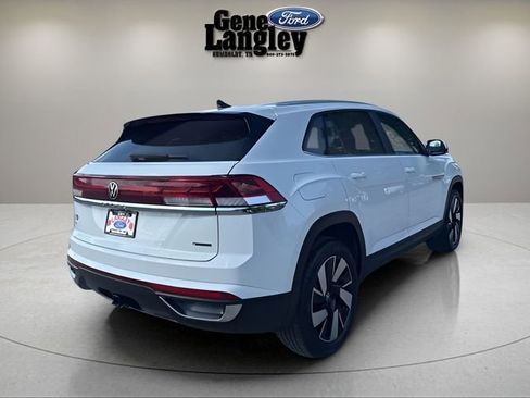 Used 2025 Volkswagen Atlas Cross Sport SE image 20