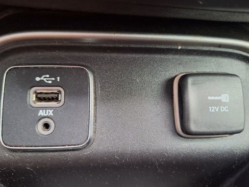 Used 2020 Jeep Compass Latitude w/ Cold Weather Group image 16