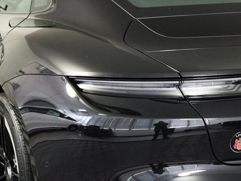 Used 2025 Porsche Taycan image 13