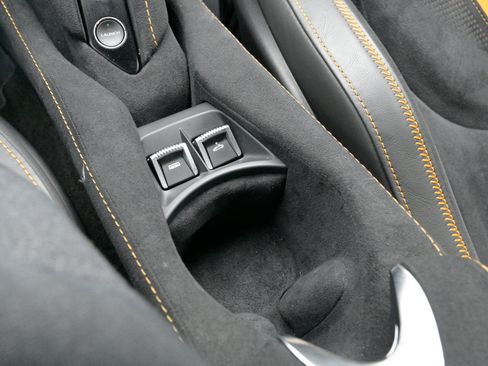 Used 2020 McLaren 720S Performance image 32