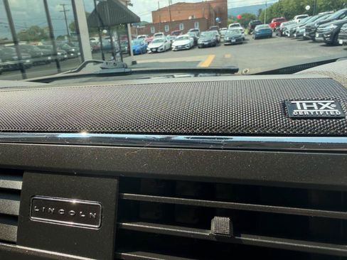 Used 2017 Lincoln Navigator Select AWD/4WD image 17