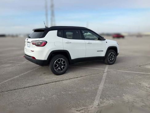 New 2026 Jeep Compass Trailhawk image 12