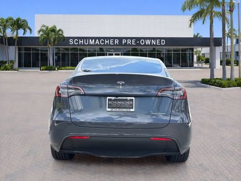Used 2024 Tesla Model Y Long Range AWD/4WD image 6