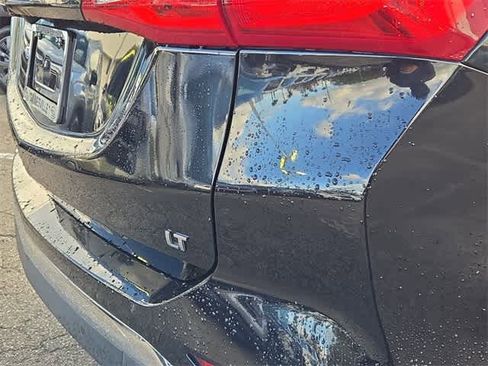 Used 2020 Chevrolet Equinox LT w/ Midnight Edition image 12