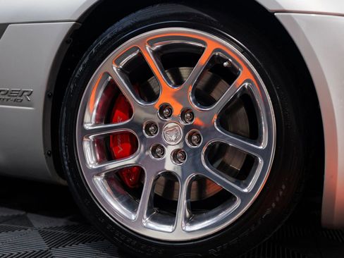 Used 2004 Dodge Viper SRT-10 image 9