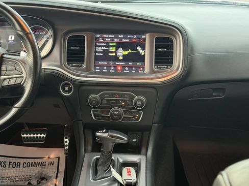 Used 2019 Dodge Charger Scat Pack w/ Technology Group RWD image 21