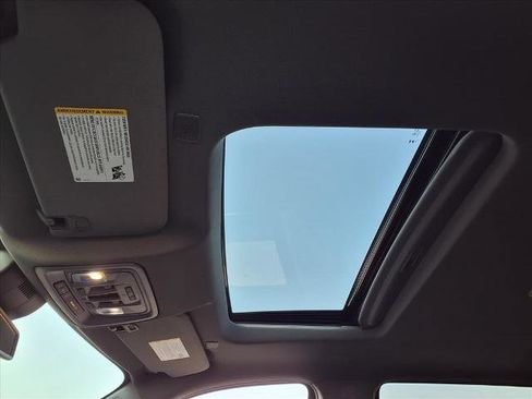 New 2026 GMC Sierra 1500 SLT image 5