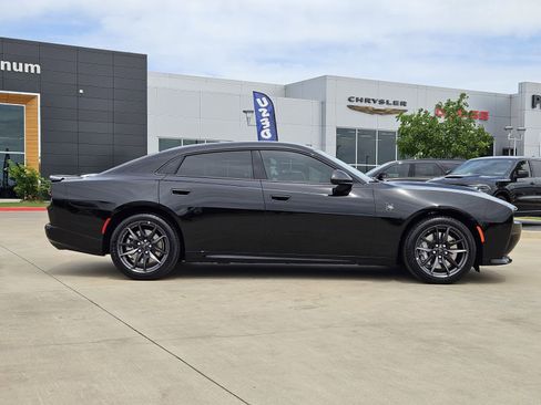 Used 2026 Dodge Charger Scat Pack AWD/4WD image 7