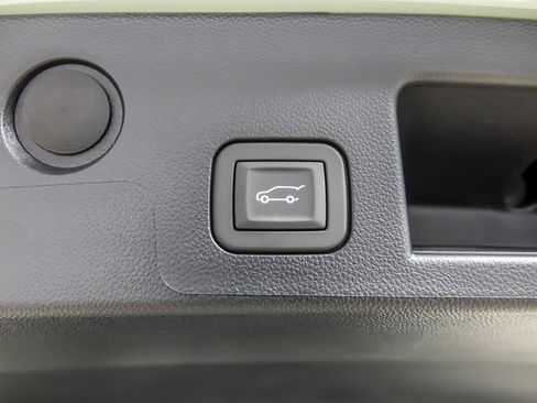 New 2026 Chevrolet Equinox ACTIV w/ LPO, Floor Liner Package image 11