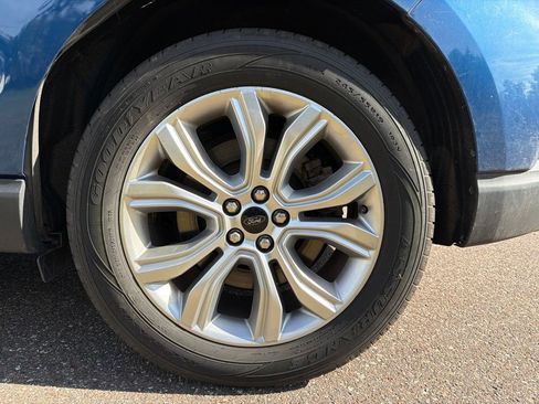 Used 2023 Ford Edge Titanium AWD/4WD image 9