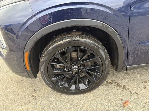 Used 2022 Mitsubishi Outlander SE image 14