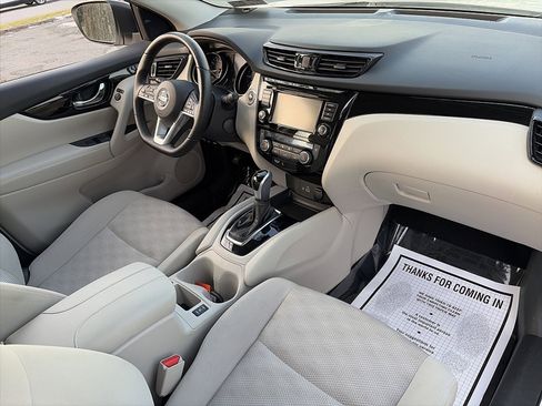 Used 2022 Nissan Rogue Sport SV image 29