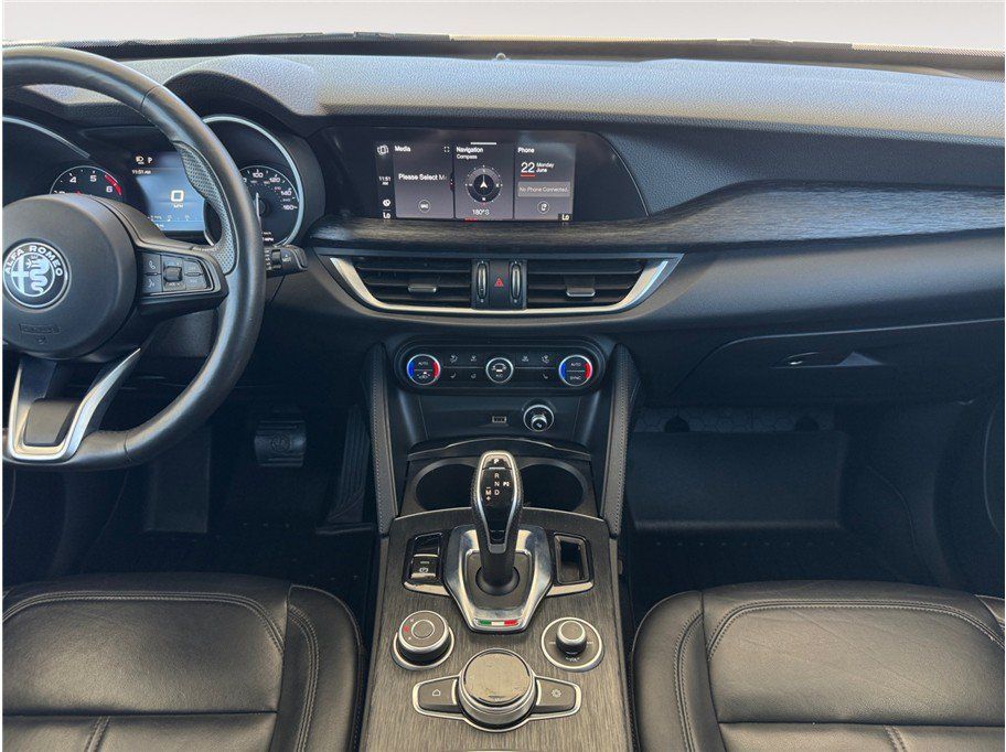 Used 2020 Alfa Romeo Stelvio Sport w/ Quick Order Package 22J Sport AWD/4WD image 11