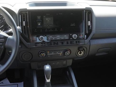 Used 2026 Nissan Frontier SV RWD image 15