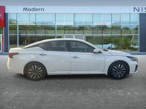 Certified 2023 Nissan Altima 2.5 SV FWD image 4