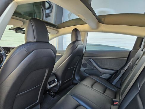 Used 2021 Tesla Model 3 Standard Range Plus RWD image 7