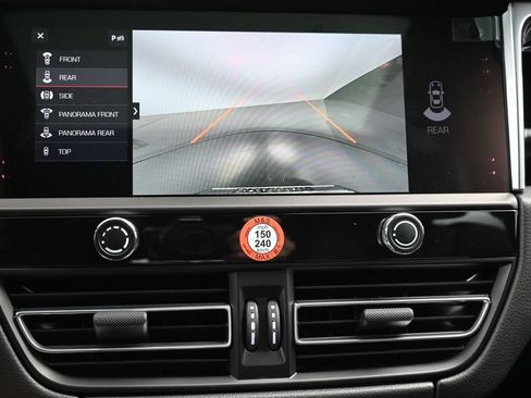Certified 2026 Porsche Macan AWD/4WD image 9