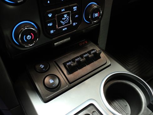 Used 2014 Ford F150 Raptor w/ Equipment Group 801A Luxury image 25