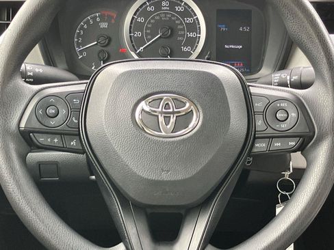 Used 2021 Toyota Corolla LE FWD image 18
