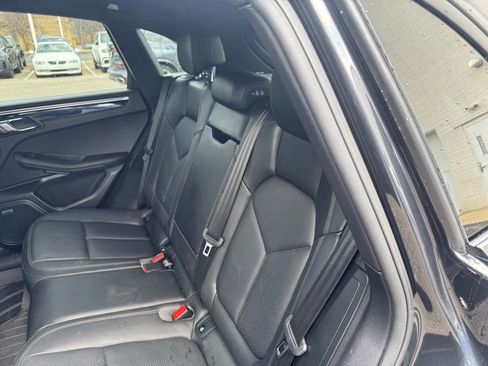 Used 2018 Porsche Macan image 9
