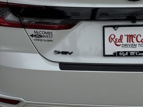 Used 2025 Toyota Camry XSE image 8