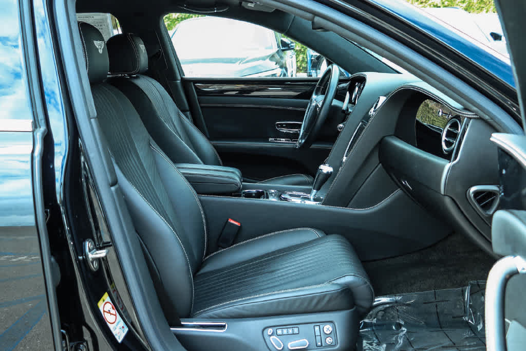 Used 2018 Bentley Flying Spur V8 AWD/4WD image 19