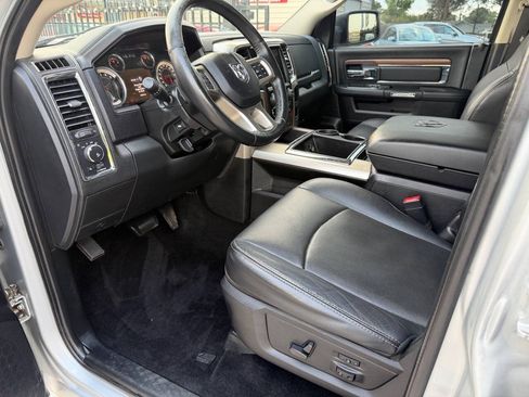 Used 2014 RAM 1500 Laramie w/ Convenience Group AWD/4WD image 11