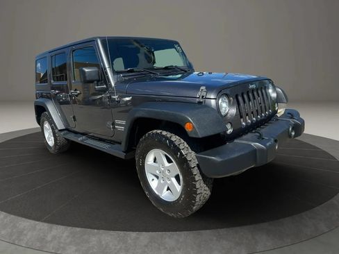 Used 2017 Jeep Wrangler Unlimited Sport w/ Quick Order Package 24S AWD/4WD image 3