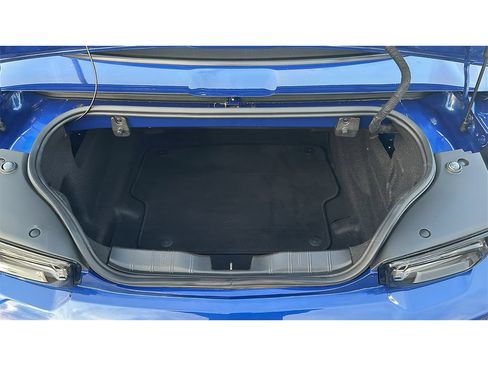 Used 2021 Chevrolet Camaro LT RWD image 12