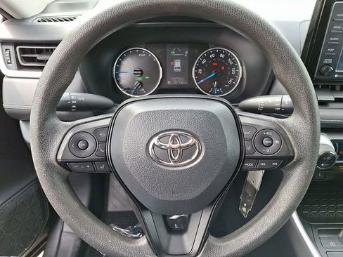 Certified 2022 Toyota RAV4 LE image 17