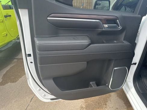 Used 2023 GMC Sierra 1500 SLT AWD/4WD image 15