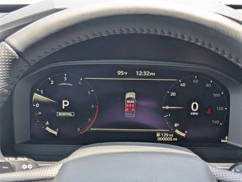 New 2025 Mitsubishi Outlander SE image 30