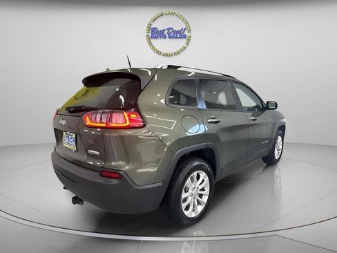Used 2021 Jeep Cherokee Latitude w/ Mopar Interior Package AWD/4WD image 5