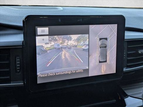 Used 2022 Ford Explorer Limited w/ Equipment Group 301A RWD image 10