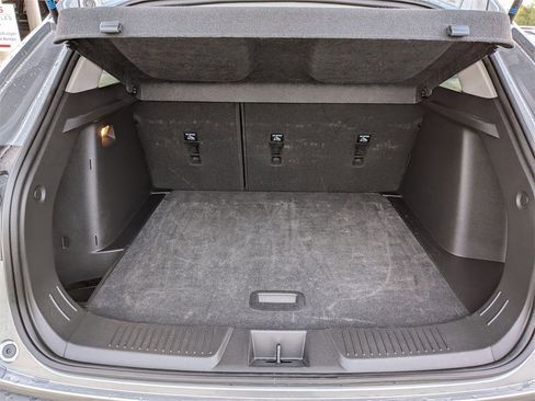 Used 2025 Chevrolet Trax LT w/ LT Convenience Package image 29