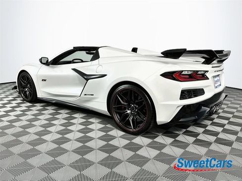 Used 2023 Chevrolet Corvette Z06 RWD image 5
