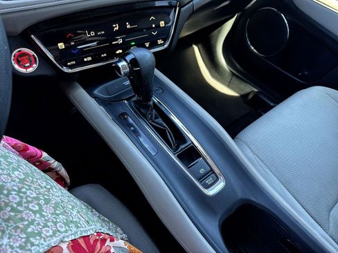 Used 2021 Honda HR-V EX image 19