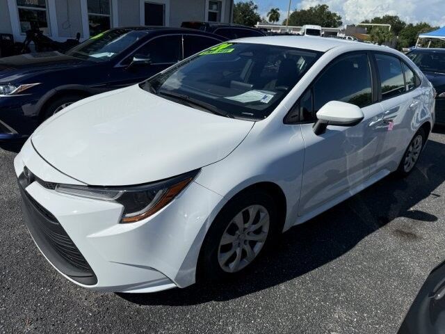Used 2024 Toyota Corolla LE FWD image 3