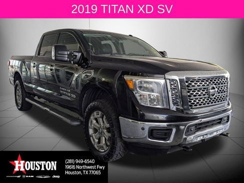 Used 2019 Nissan Titan SV w/ SV Convenience Package image 1
