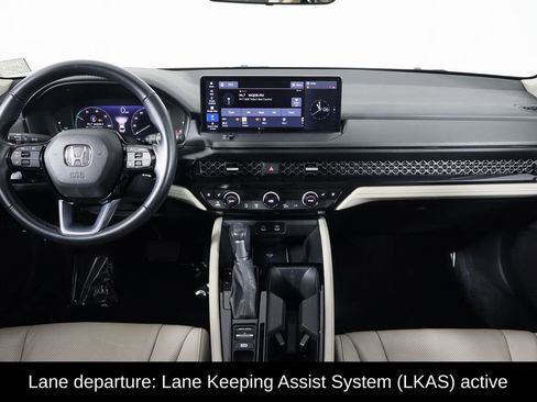 Used 2023 Honda Accord Touring image 14