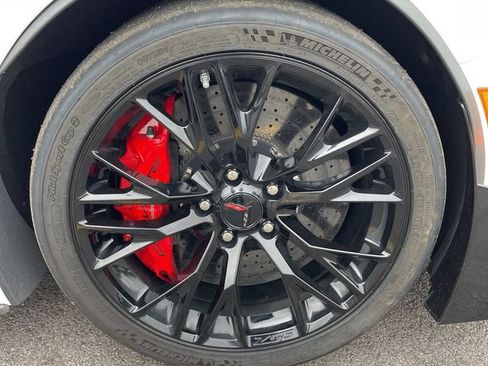 Used 2018 Chevrolet Corvette Z06 RWD image 9