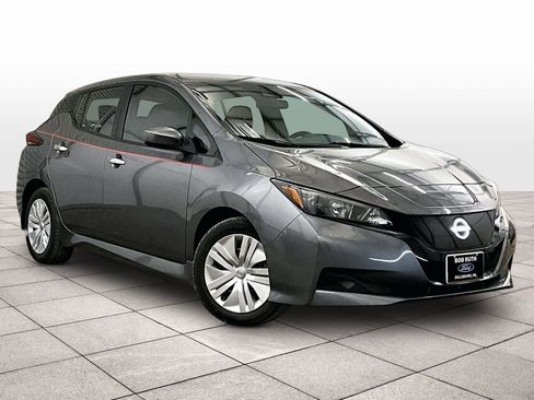 Used 2023 Nissan Leaf S image 2