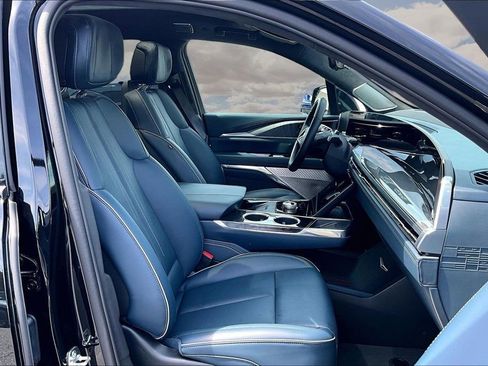 Certified 2025 Cadillac Escalade IQ Luxury 2 w/ LPO, Premium Carpet Package AWD/4WD image 30
