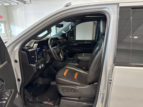 Used 2024 GMC Sierra 2500 AT4 w/ AT4 Premium Plus Package AWD/4WD image 22