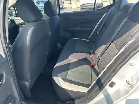 Used 2020 Nissan Versa SV image 5